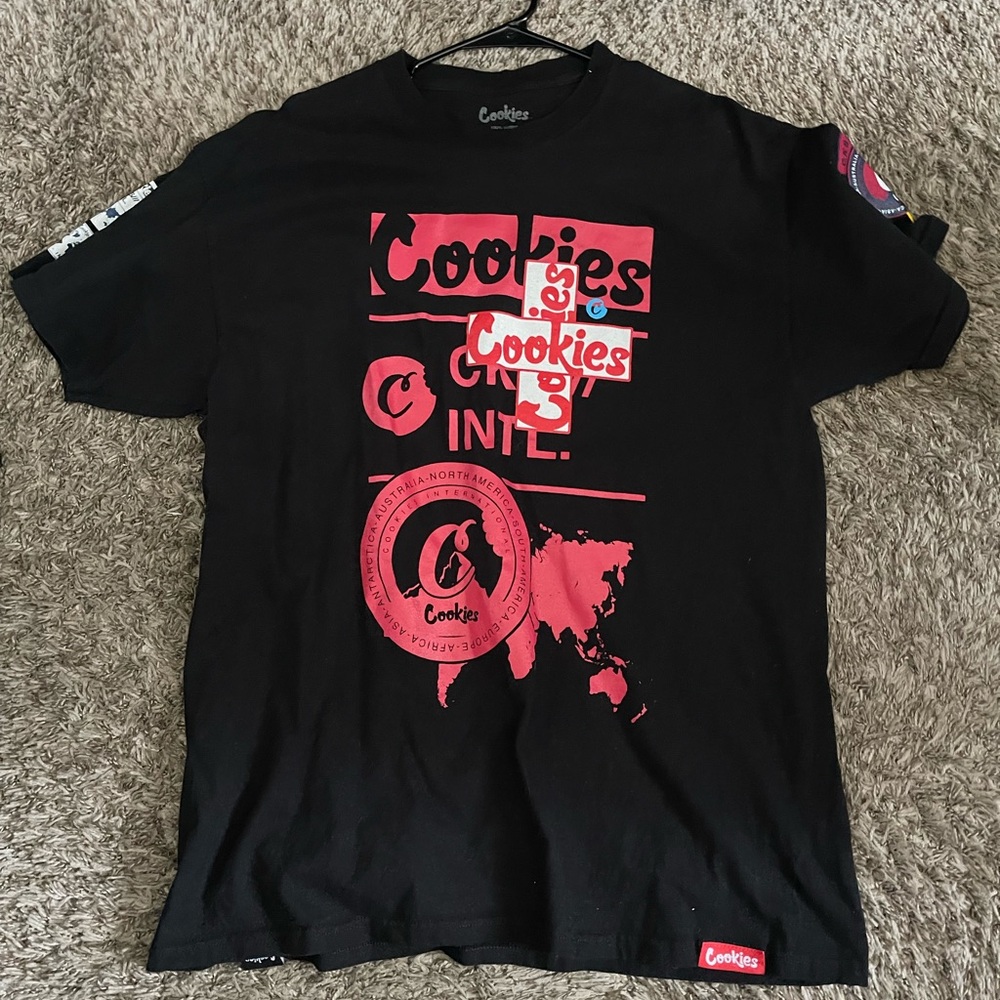 Cookies Men's Black and Red Graphic T-Shirt